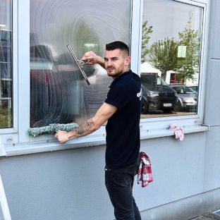 Glasreinigung Gebäudereinigung Ludwigsburg